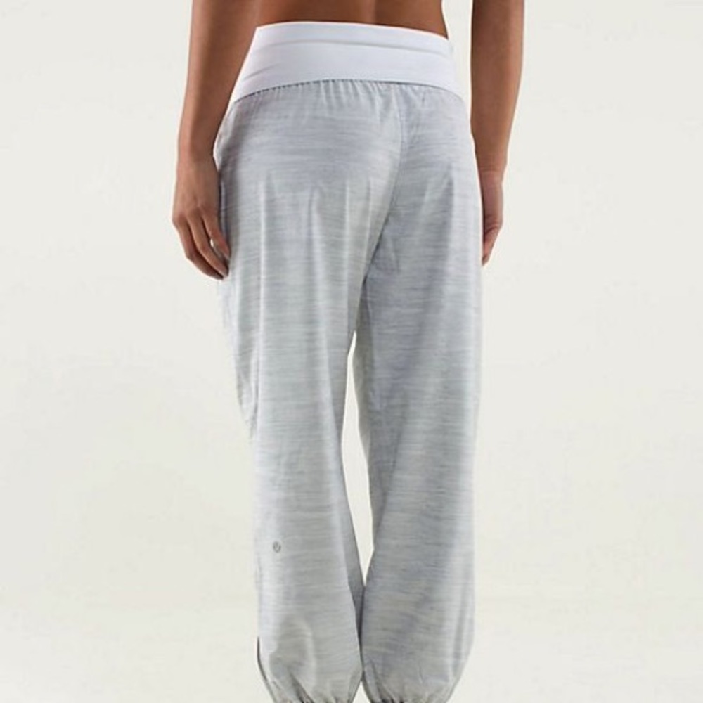 Lululemon lightweight joggers. Om pant